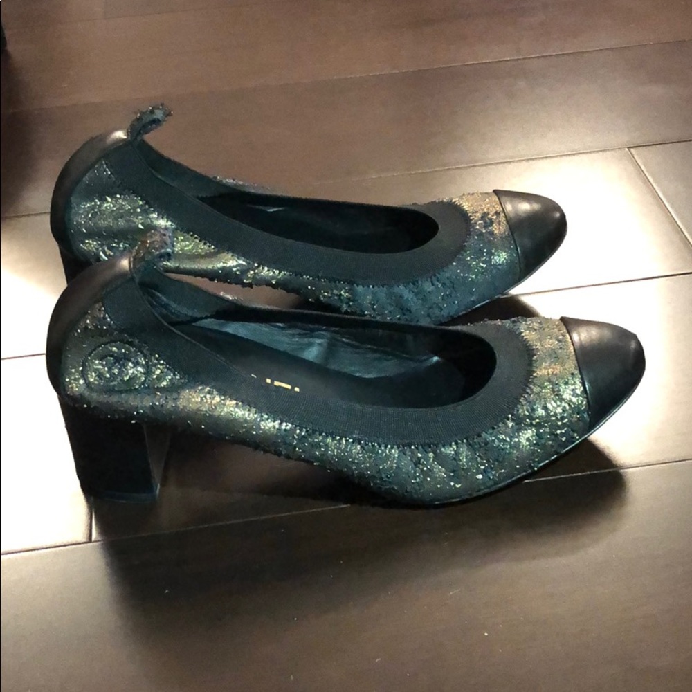 Chanel distresses metallic cap toe pump